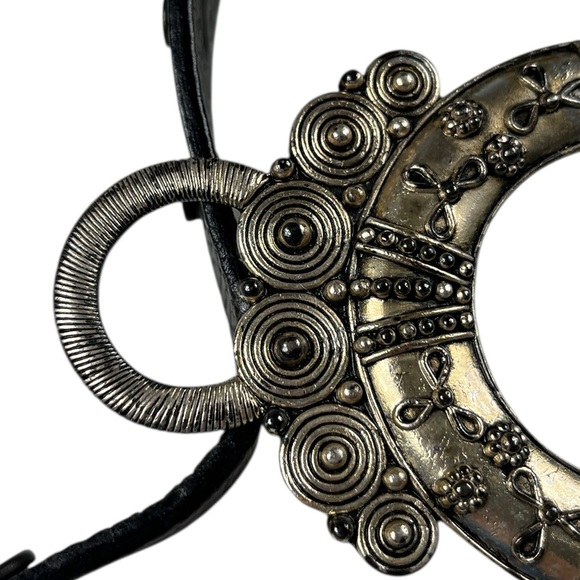 Chico's Triple Medallion Concho Belt Black Textured Leather Adjustable Size M/L - Picture 7 of 16